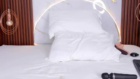 Snapshot of miamiller69 chatting on 11, 10, 2025 Mia online show from 11, 10, 2025