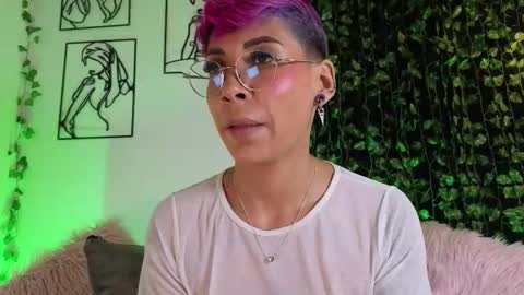 Mia Morgann online show from 29, 10, 2025