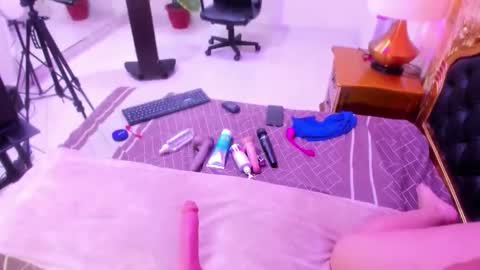 Mia online show from 17, 10, 2025