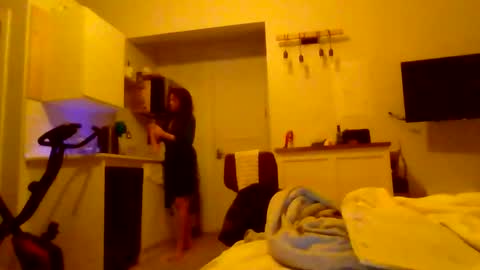 Snapshot of miamuffin8 chatting on 12, 4, 2026 MiaMuffn online show from 12, 4, 2026