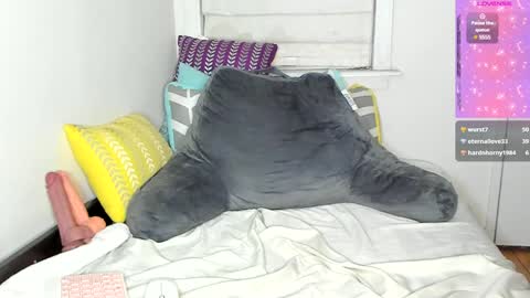 Mia  online show from 5, 2, 2025