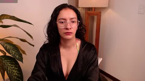 Snapshot of miaportman chatting on 21, 4, 2026 MIAPORTMANN online show from 21, 4, 2026