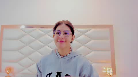 Sweetie Mia online show from 20, 1, 2025