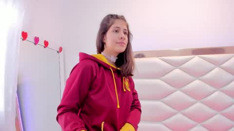 Sweetie Mia online show from 24, 2, 2025