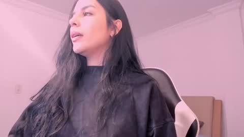 Mia Quevedo online show from 21, 7, 2026
