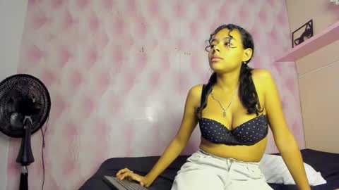 Snapshot of miarivers_ chatting on 29, 11, 2025 MIA online show from 29, 11, 2025