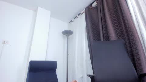 Snapshot of miarobertsmilf chatting on 20, 5, 2026 Mia Milf online show from 20, 5, 2026