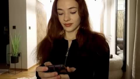 Snapshot of miarouge_me chatting on 16, 12, 2025 Mia online show from 16, 12, 2025