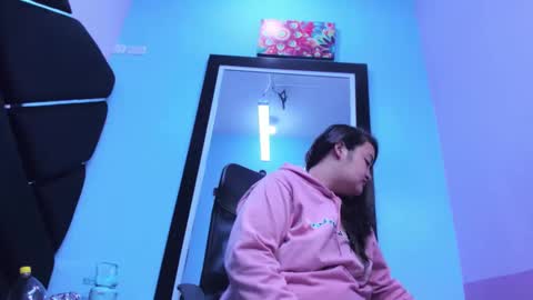 Snapshot of miarous69 chatting on 19, 4, 2026 MiaRouse online show from 19, 4, 2026