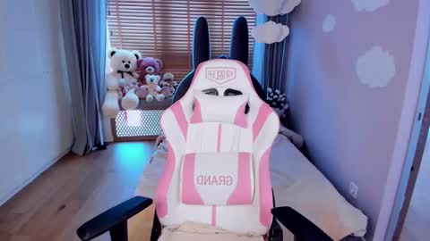 Snapshot of miasilk chatting on 13, 3, 2026 Miayna Silk online show from 13, 3, 2026