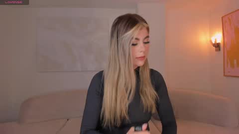 Mia Silva online show from 6, 6, 2026