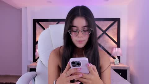 Snapshot of miasilverr chatting on 16, 12, 2024 Mia online show from 16, 12, 2024