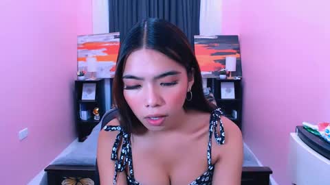 Snapshot of miasmith09 chatting on 9, 5, 2026 Pau and jence online show from 9, 5, 2026