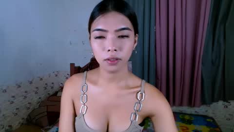 Snapshot of miasmith09 chatting on 23, 5, 2026 Pau and jence online show from 23, 5, 2026