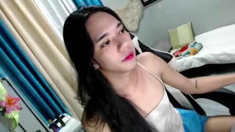 Mia online show from 8, 1, 2025