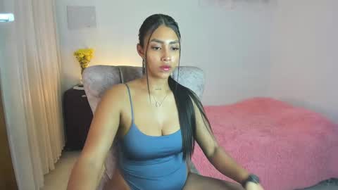 Snapshot of miavelvet_22 chatting on 1, 3, 2025 Mia Velvet online show from 1, 3, 2025
