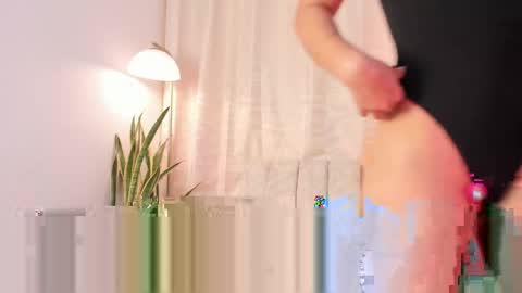Snapshot of miavenuss_1 chatting on 2, 5, 2026 Miavenuss 1 online show from 2, 5, 2026