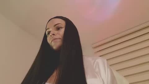 Snapshot of miavero chatting on 6, 3, 2025 Mia online show from 6, 3, 2025