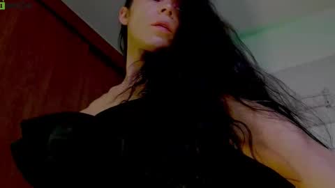 Snapshot of miavero chatting on 15, 10, 2025 Mia online show from 15, 10, 2025