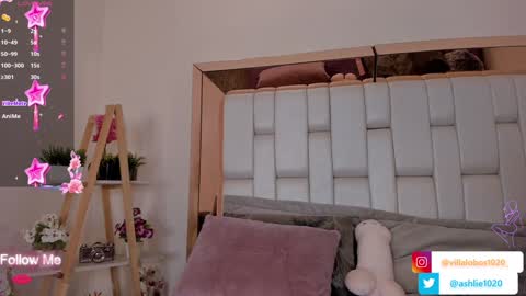 Mia Villalobos online show from 7, 1, 2025