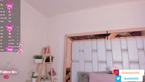 Mia Villalobos online show from 8, 1, 2025