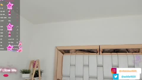 Mia Villalobos online show from 11, 1, 2025