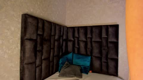 Mia Villalobos online show from 14, 1, 2025