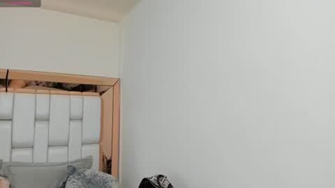 Mia Villalobos online show from 1, 3, 2025