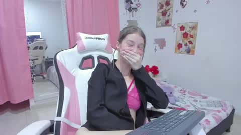 Snapshot of miavolkova_ chatting on 14, 1, 2025  Chloe  online show from 14, 1, 2025