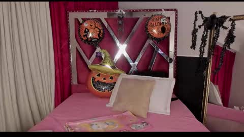 Snapshot of micaelahott_ chatting on 19, 10, 2025 micaelahott_ online show from 19, 10, 2025