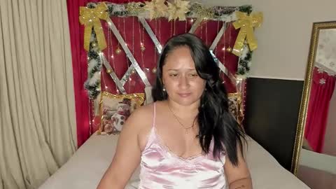 Snapshot of micaelahott_ chatting on 5, 12, 2025 micaelahott_ online show from 5, 12, 2025