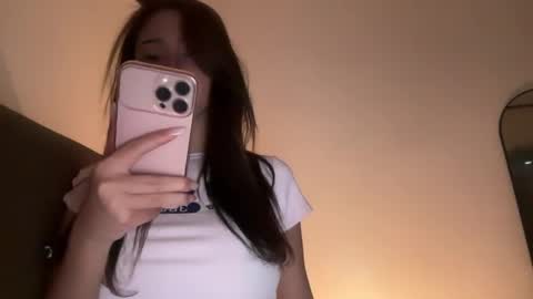 Snapshot of micaganda1 chatting on 29, 3, 2026 urbaby mica online show from 29, 3, 2026