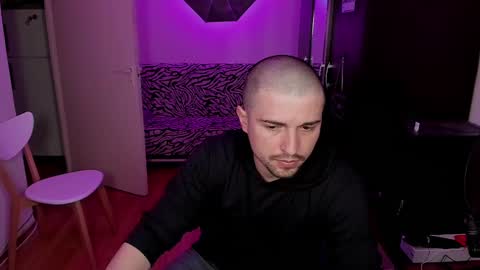 Snapshot of michael_wolfborn chatting on 14, 2, 2025 Michael online show from 14, 2, 2025