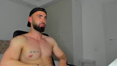Snapshot of michaelevansx chatting on 17, 5, 2026 MichaelEvansx online show from 17, 5, 2026