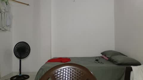 Snapshot of micheldelatorre69 chatting on 16, 12, 2025 MichelandDavid online show from 16, 12, 2025