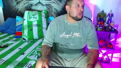 Snapshot of michell_myers chatting on 16, 12, 2025 michell_myers online show from 16, 12, 2025