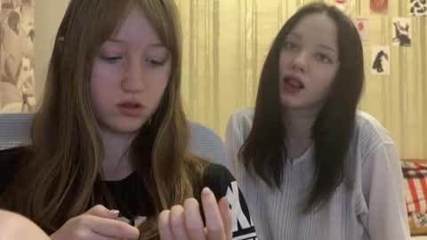 Snapshot of michelle_neely chatting on 17, 10, 2025 michelle_neely online show from 17, 10, 2025