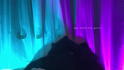 Snapshot of michellepetitte chatting on 4, 2, 2026 michellepetitte online show from 4, 2, 2026