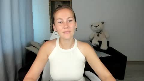 Snapshot of michellewoitsik chatting on 5, 7, 2026 Michelle online show from 5, 7, 2026