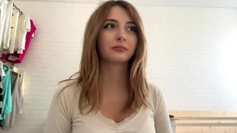 Snapshot of michellfallert chatting on 5, 4, 2026 Jenny online show from 5, 4, 2026