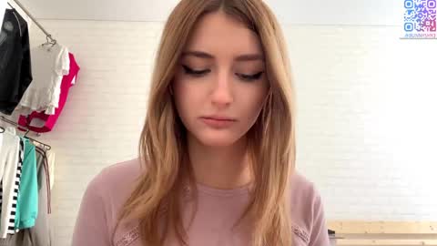 Snapshot of michellfallert chatting on 27, 4, 2026 Jenny online show from 27, 4, 2026
