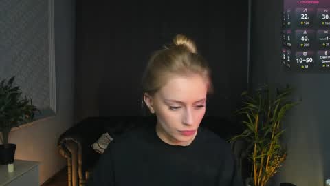 Snapshot of mickey_milk chatting on 8, 4, 2026 Micky online show from 8, 4, 2026