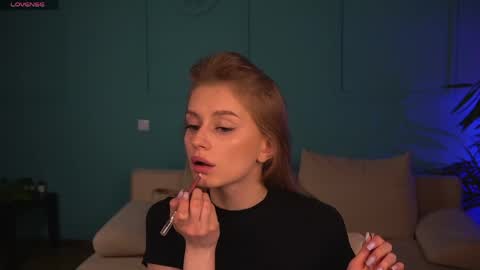 Snapshot of mickey_milk chatting on 15, 4, 2026 Micky online show from 15, 4, 2026