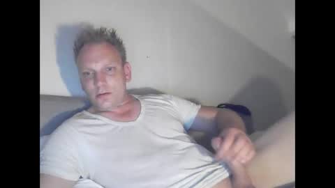 Snapshot of mickkxl chatting on 5, 6, 2026 mickkxl online show from 5, 6, 2026