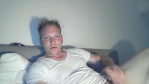 Snapshot of mickkxl chatting on 6, 7, 2026 mickkxl online show from 6, 7, 2026