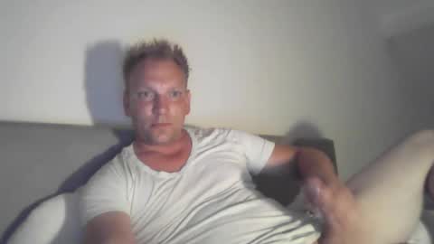 Snapshot of mickkxl chatting on 4, 8, 2026 mickkxl online show from 4, 8, 2026