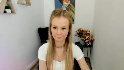 midnighteaura online show from 19, 5, 2026