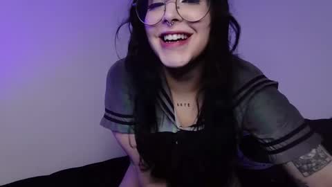 Snapshot of midnightkitten_ chatting on 2, 10, 2025 Nana online show from 2, 10, 2025