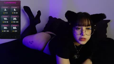 Snapshot of midnightkitten_ chatting on 15, 10, 2025 Nana online show from 15, 10, 2025