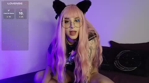 Snapshot of midnightkitten_ chatting on 20, 10, 2025 Nana online show from 20, 10, 2025